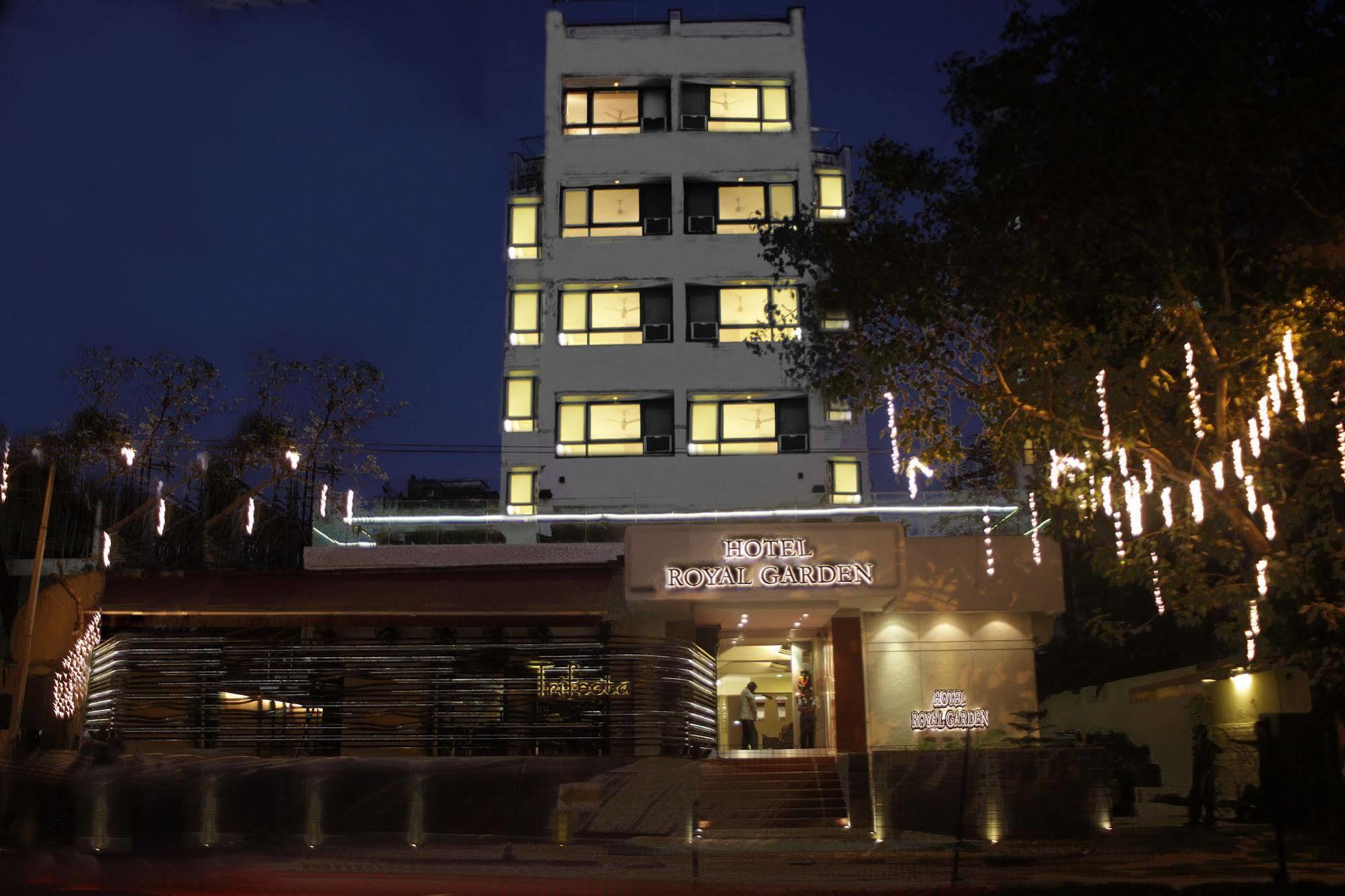 מומביי Bloom Hotel - Juhu מראה חיצוני תמונה